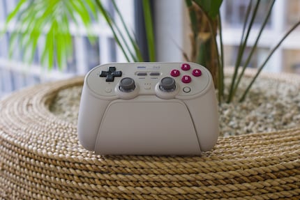 Brauche ich den Controller nicht, platziere ich ihn auf der Ladestation.