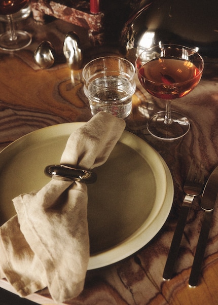 Auch die Art, wie du die Servietten faltest, macht einen Unterschied.