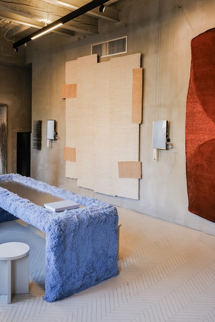 Teppichkunst trifft digitale Technologien – multisensorisch, verspielt und voller Überraschungen.