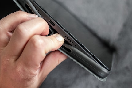 Eigentlich wollte ich nur die Hülle entfernen, nicht das Display wechseln.