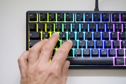 Auch RGB kann die GMBK 75% nicht retten. Finger weg.