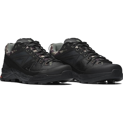 Le noir et le noir et le noir rencontrent le camo Duck de Carhartt-WIP.