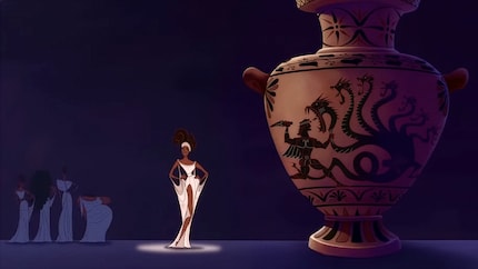 Verhalen uit de mythologie, zoals de strijd tegen de Hydra, komen herhaaldelijk terug op vazen.