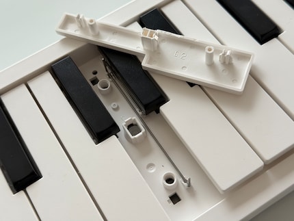 Immerhin lassen sich die Tasten leicht lösen, um den Kunststoff von Zeit zu Zeit mal zu reinigen.