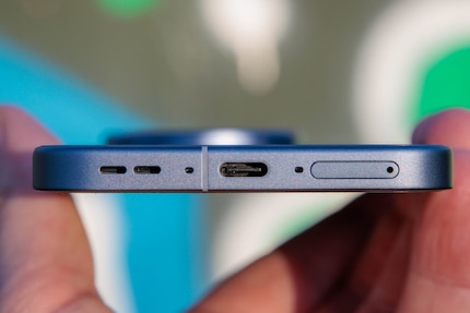 Laden via USB-C oder kabellos.