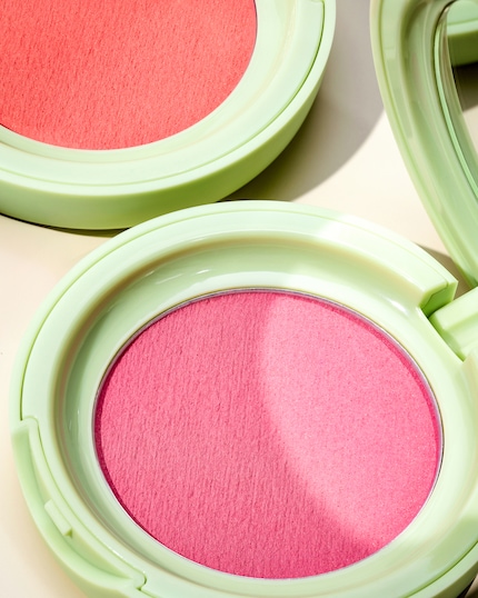 Oben die Farbe C01 Peach-Tachio Dream und unten C02 Strawberries & Cream.