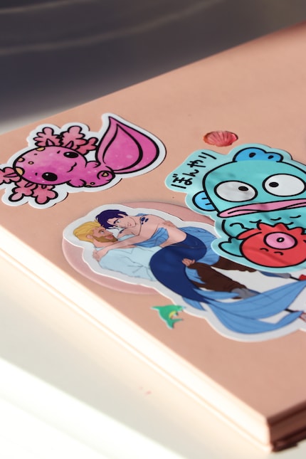 Siehst du den süssen Axolotl oben links? Diesen tollen Sticker hat mir Redaktionskollegin Michelle Brändle geschenkt. Sie hat ihn selbst gestaltet.