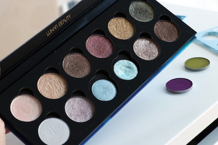 ... und rein damit in eine andere Palette. Magnetische Pfännchen machen's möglich.