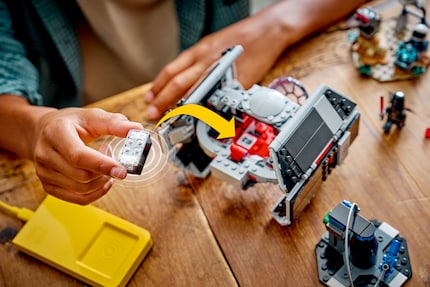 Der 2×4-Smart-Brick von Lego soll an verschiedenen Stellen im Set einsetzbar sein.