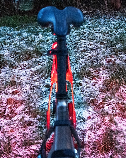 Gesehen werden ist mindestens so wichtig wie das Sehen. Das Signal Radar von BBB Cycling leuchtet mit maximal 80 Lumen.