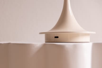 Dank Akku bleibt der Kabelsalat aus, das regelmässige Aufladen jedoch nicht.