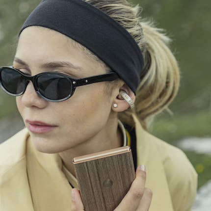 Caratterizzate da pietre scintillanti: le Moto Buds Loop.