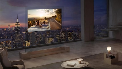 Der Fernseher ist schick. Aber ehrlich jetzt: WER WOHNT SO!?