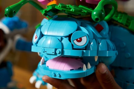 La faccia di Bisaflor è decisamente più riuscita della smorfia di Pikachu.