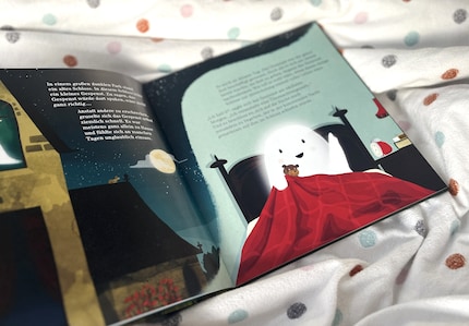 Um nicht mehr allein zu sein, plant das Gespenst eine Übernachtungsparty.