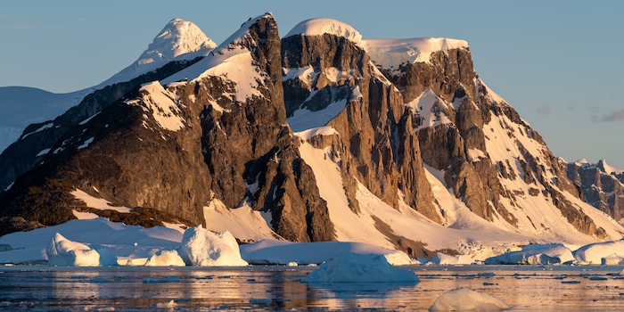 Shutterstock / Oleksandr Matsibura