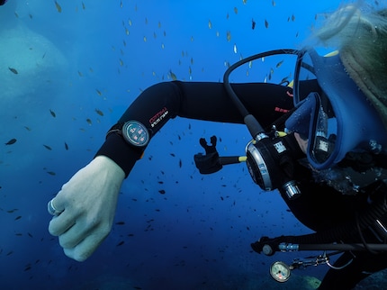 Auch die Nautic S verfügt über ein helles Amoled-Display.