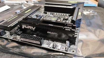 Es macht mich beim Zusammenbauen über die Festtage überglücklich, den RAM bereits Anfang Oktober bestellt zu haben. Heute kostet er ein halbes Vermögen.