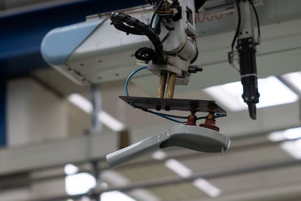 Tausende PVC-Handbrausen werden hier täglich produziert.