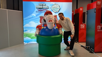 Elephant Mario groet me vriendelijk tijdens het preview-evenement. Törööö of zoiets.