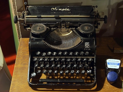 Diese «Filia» gehörte zu den Kleinschreibmaschinen; immer noch ein ziemlicher Apparat.