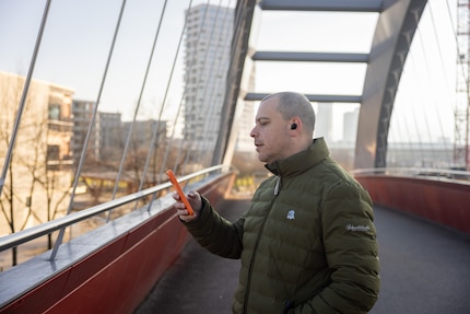 Der XM6 senkt Geräusche gleichmässig ab und macht keinen Hardcut.