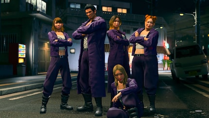 Not judging, aber Kiryu sieht hier ein bisschen aus wie ein neureicher Zuhälter.