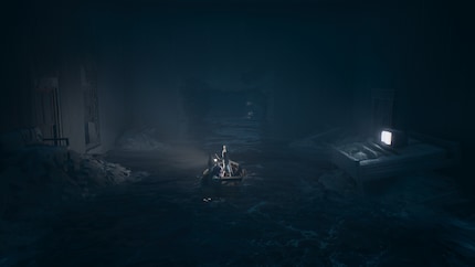 Mit meinem Boot tuckere ich durch ein verlassenes Gebäude.