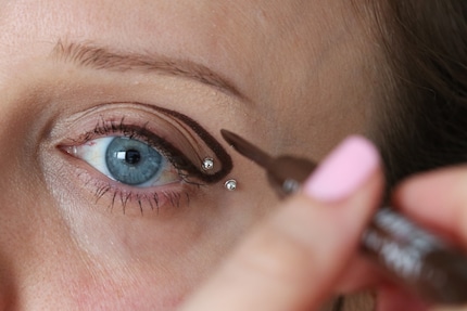 Für meinen ersten Look mit Ember Energy habe ich mich von dem kleinen Bild auf der Kartonverpackung inspirieren lassen.