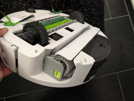 Der iRobot Roomba Max 705 mit moderner Wischrolle wird bereits von Picea gefertigt.
