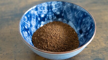 Sieht aus wie Kaffeepulver, ist aber keins und riecht auch nicht so.