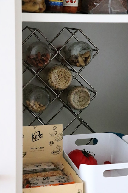 Mit diesem Weinflaschenhalter lässt sich in die Höhe bauen.