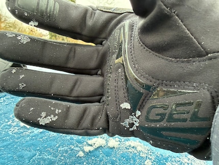 Dort, wo «Gel» steht, sind die Ziener-Handschuhe extra gedämpft.