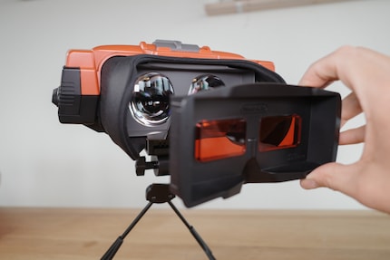 Hinter dem Filter verstecken sich die eigentlichen Linsen. Den Lichtschutz kann ich bei Bedarf ebenfalls entfernen.