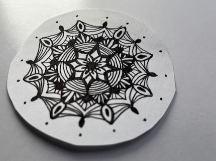 Sogar eigene Mandalas kann ich jetzt zeichnen.