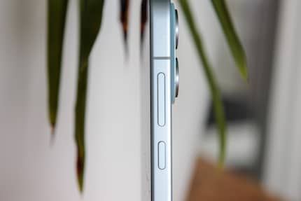 Der Rahmen des Xiaomi 17 besteht aus Aluminium.