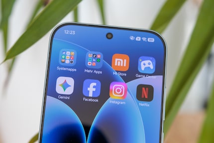 Die vorinstallierten Apps von Dritten nerven, lassen sich aber entfernen.