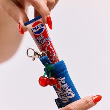 Qui n'a pas besoin d'un étui à breloques pour son baume à lèvres !