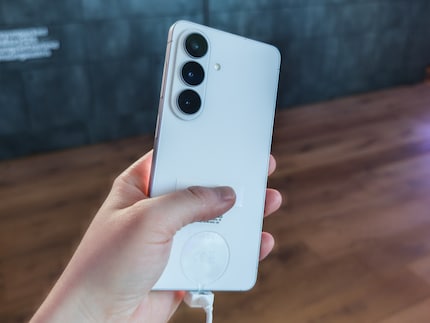 Il normale Samsung Galaxy S26 si ricarica con 25 watt.