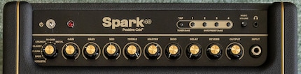 Der Spark 40 hatte noch einen Regler für die Wahl des Verstärkermodells.