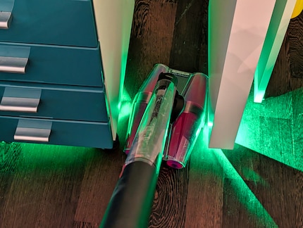 Ganz einfach kann ich seitwärts in Lücken saugen.