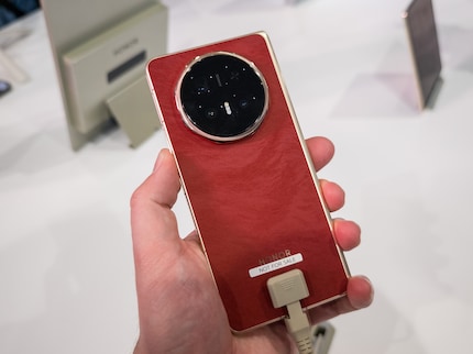 Honor racchiude una batteria molto capiente in un sottile smartphone pieghevole.