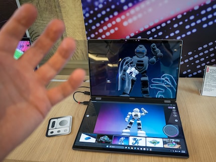 3D-Objekte mit der Hand greifen.