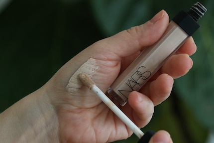 Dein Daumenballen hat von Natur aus viele kleine Fältchen. Die kannst du dir zu Nutze machen.