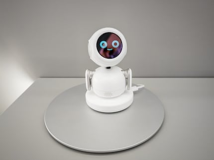 With cute eyes on the display, the AI assistant is immediately more likeable.