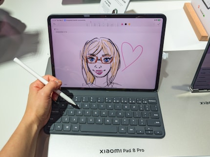 Darauf malen ist kein Problem, aber auch nichts Überragendes.