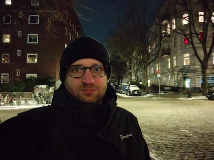 Im Nachtmodus bleibt das Gesicht pixelig.