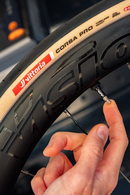 Das spezielle Ventil gehört zum Lieferumfang des Inserts.