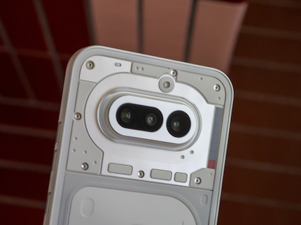 Die Kameras des Phone (4a) sind nebeneinander angeordnet.