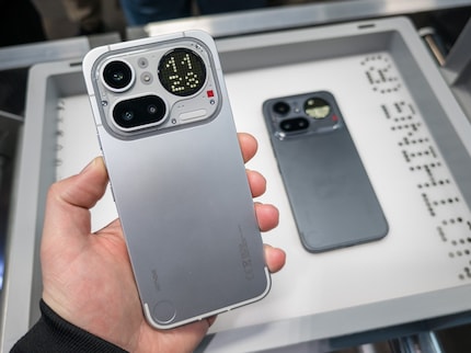 Unibody-Gehäuse aus Metall und eine Glyph Matrix mit weniger LEDs.